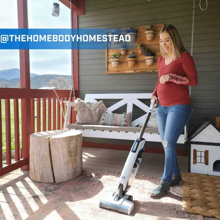 HART 20-Volt High Capacity Cordless Stick Vacuum - Image 4