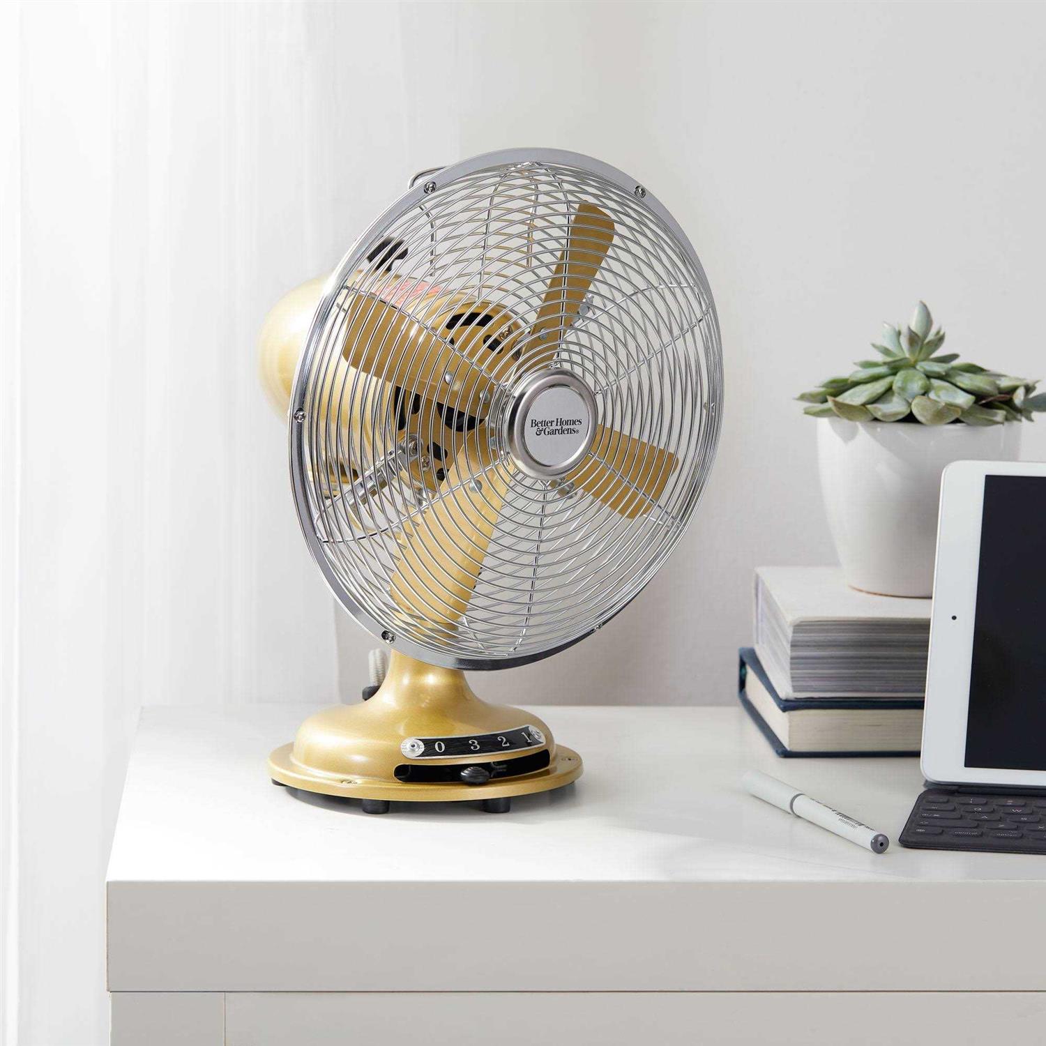 Better Homes & Gardens Retro 3-Speed Metal Tilted-Head Oscillation Table Fan - Image 3