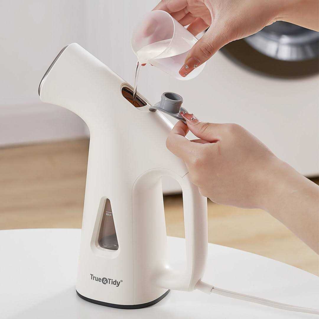 True & Tidy TS-38 Portable Fabric Steamer - Image 3