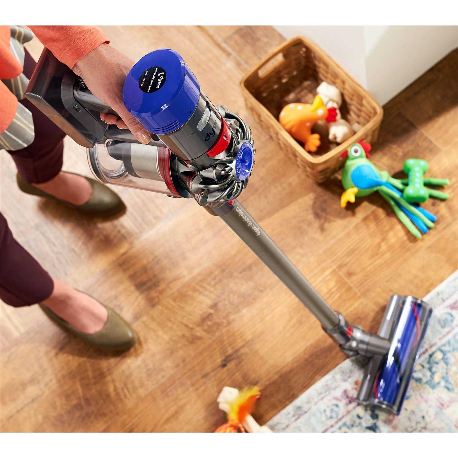 Dyson V8 Cordless Vacuum - Image 4