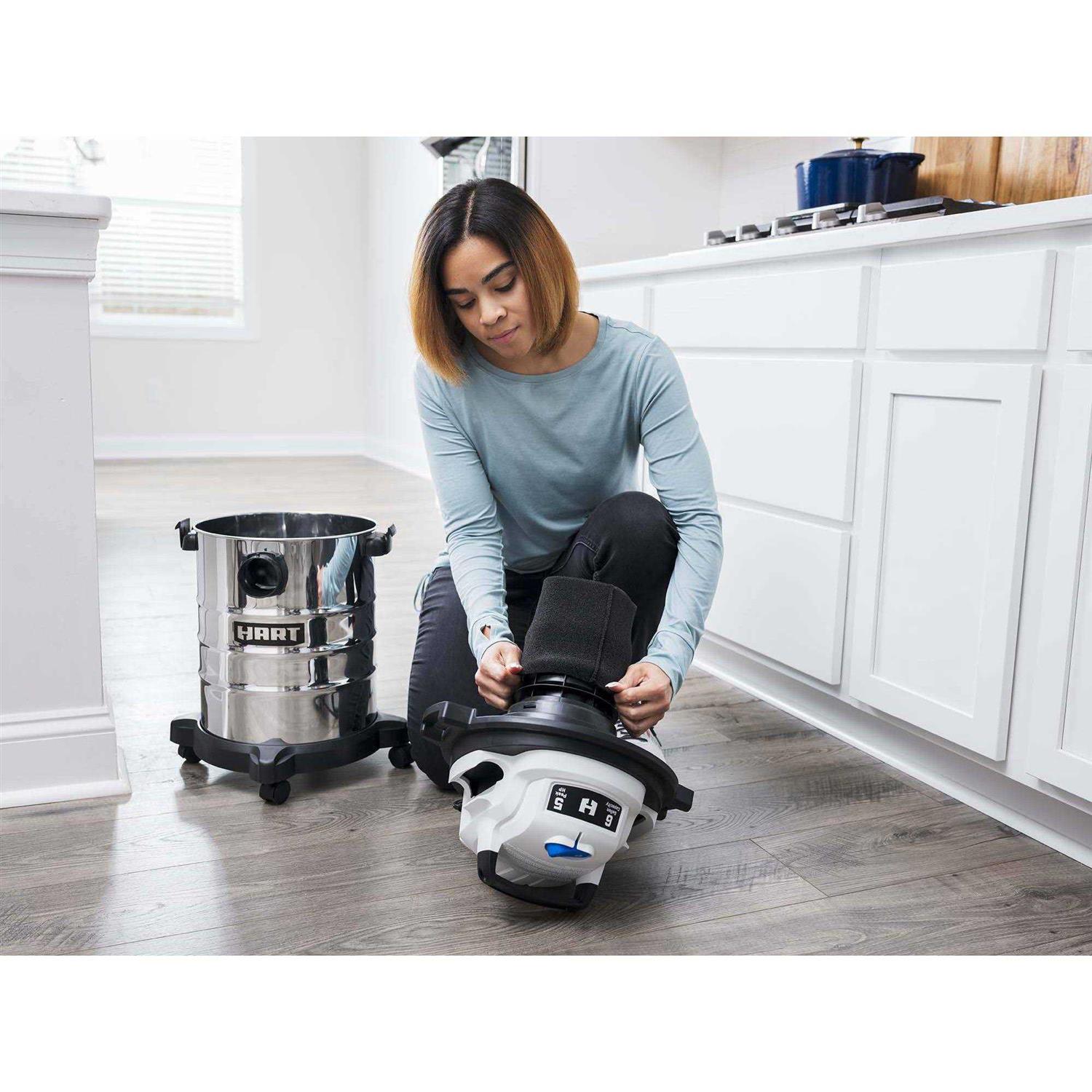Hart 6 Gallon 5 Peak HP Stainless Steel Wet/Dry Vacuum with Bonus Car Cleaning Kit - Image 4
