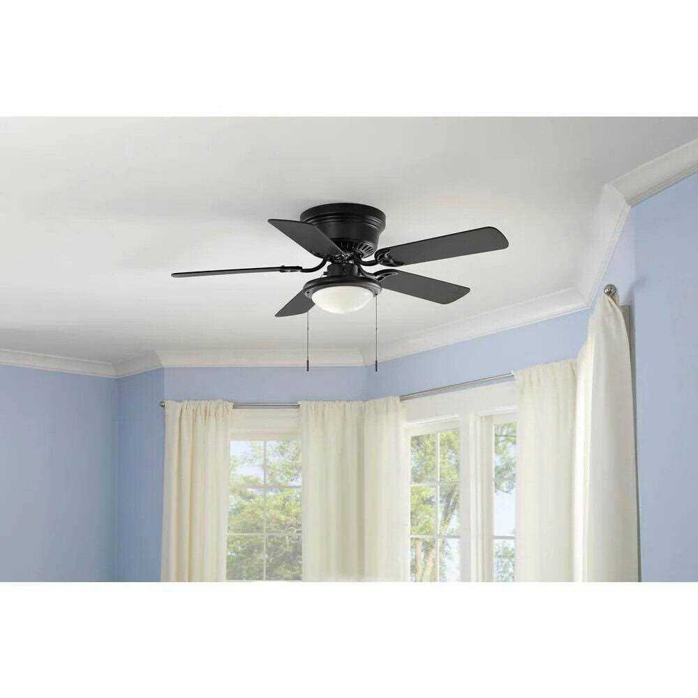 Hugger 44 in. LED Indoor Ceiling Fan with Light Kit - Image 4