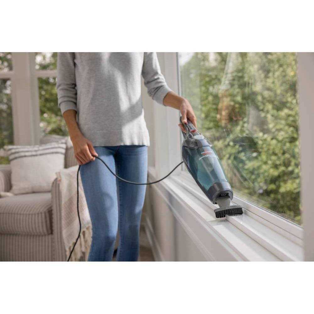 Bissell Featherweight Powerbrush Vacuum - Image 4